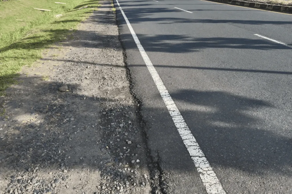 Staying Safe on Roads Without Sidewalks: Essential Tips for Pedestrians